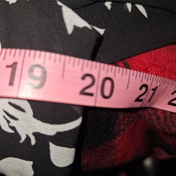 A Calvin Klein Floral Black and White lined maxi Dress in a size 12. Pre-loved - Picture 3 of 13